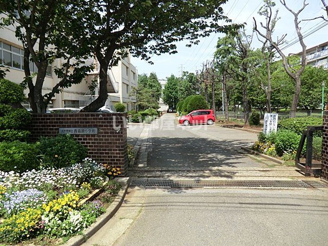 近くの小学校まで1,497m（徒歩19分）