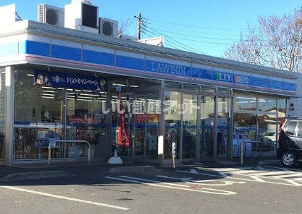 近くのコンビニまで714m（徒歩9分）