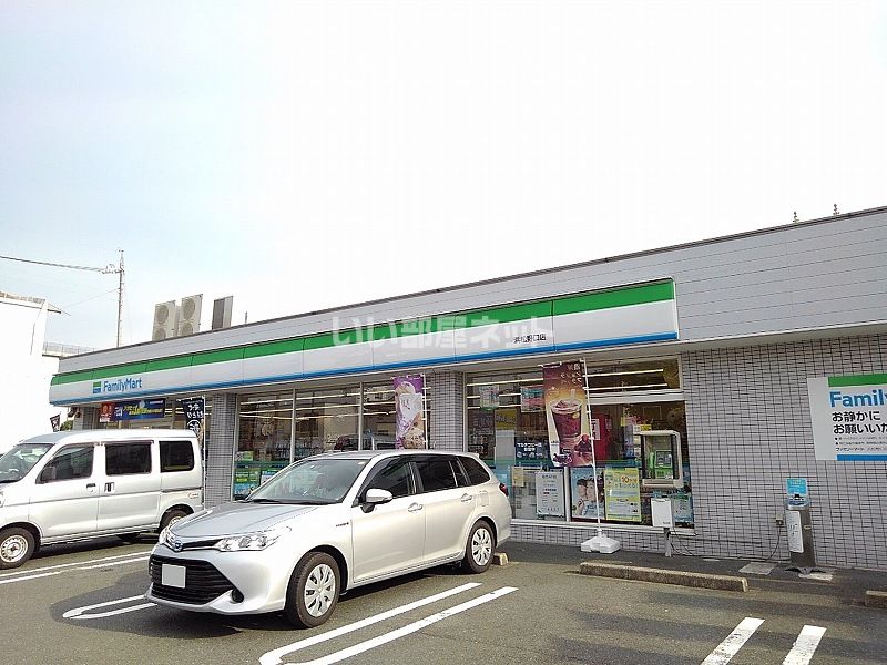 近くのコンビニまで404m（徒歩6分）