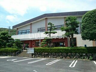 近くの佐世保市柚木支所まで1,199m（徒歩15分）