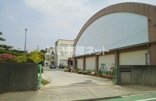 近くの豊橋市立磯辺小学校まで1,056m(徒歩14分)