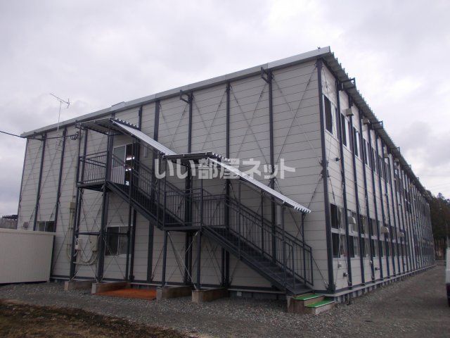 近くの安平町立早来中学校まで1,566m（徒歩20分）
