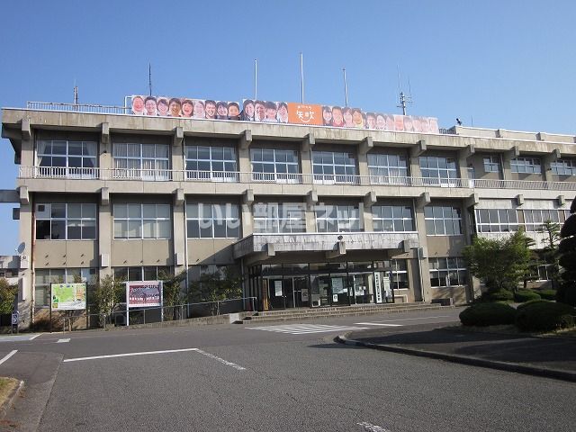 近くの矢吹町役場まで629m（徒歩8分）