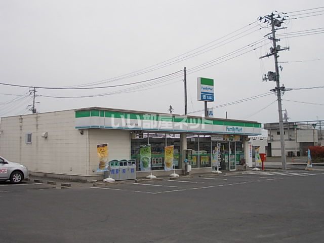 近くのコンビニまで1,377m（徒歩18分）