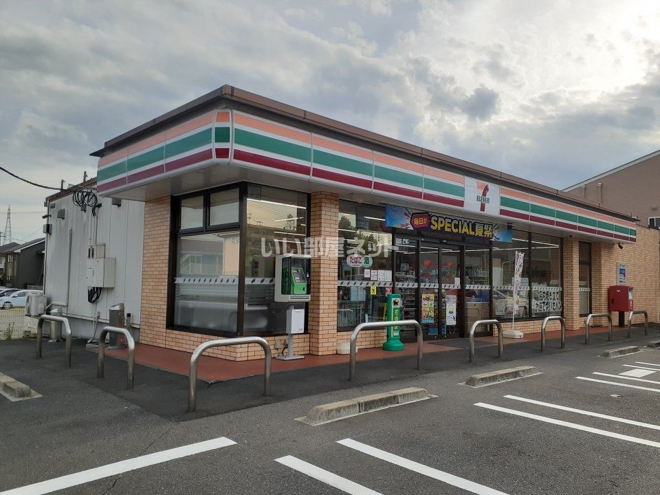 近くのコンビニまで1,259m（徒歩16分）