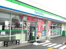 近くのコンビニまで872m（徒歩11分）