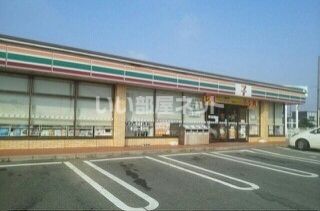 近くのコンビニまで1,366m（徒歩18分）