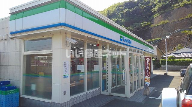 近くのファミリーマート 喜入旧市店まで1,044m（徒歩14分）