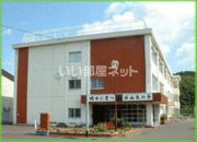 近くの石山東小学校まで1,188m(徒歩15分)