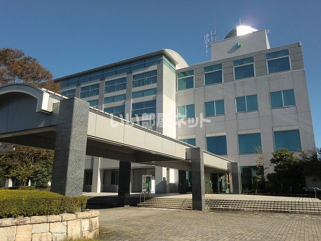 近くの山県市役所まで1,124m(徒歩15分)