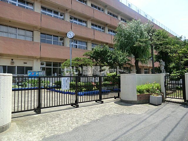 近くの船橋市立海神小学校まで616m（徒歩8分）