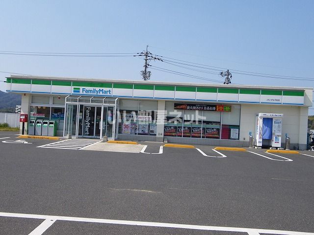 近くのコンビニまで789m（徒歩10分）