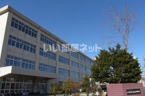 近くの中学校まで467m（徒歩6分）