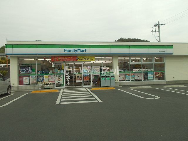 近くのコンビニまで533m（徒歩7分）