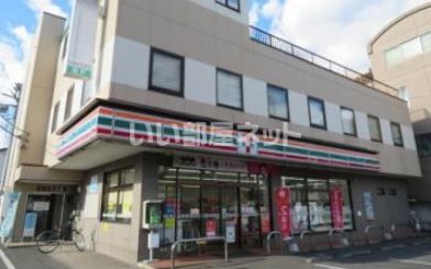 近くのコンビニまで1,817m（徒歩23分）