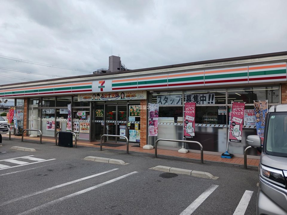 近くのセブンイレブン 小野大島町店まで752m（徒歩10分）