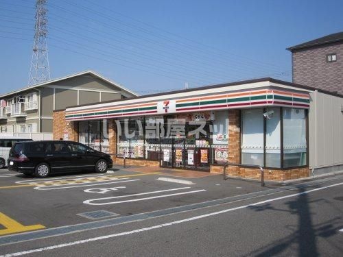 近くのコンビニまで78m（徒歩1分）
