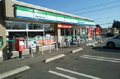 近くのコンビニまで484m（徒歩7分）