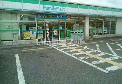 近くのコンビニまで862m（徒歩11分）