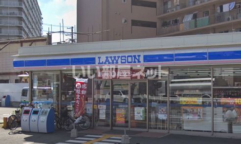 近くのコンビニまで758m（徒歩10分）