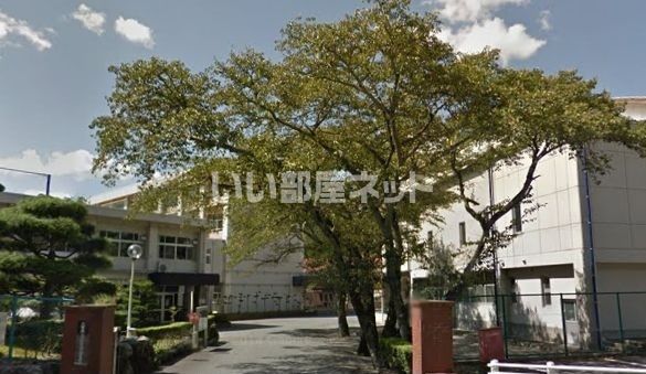 近くの三重県立昴学園高校まで811m(徒歩11分)