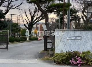 近くの那須塩原市立豊浦小学校まで1,615m（徒歩21分）