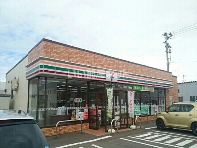 近くにセブンイレブン 青森港町3丁目店あり