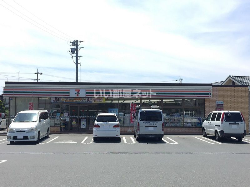 近くのコンビニまで1,279m（徒歩16分）