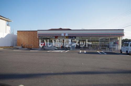 近くのコンビニまで1,428m（徒歩18分）