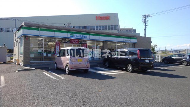 近くのファミリーマート 大口竹田二丁目店まで907m（徒歩12分）