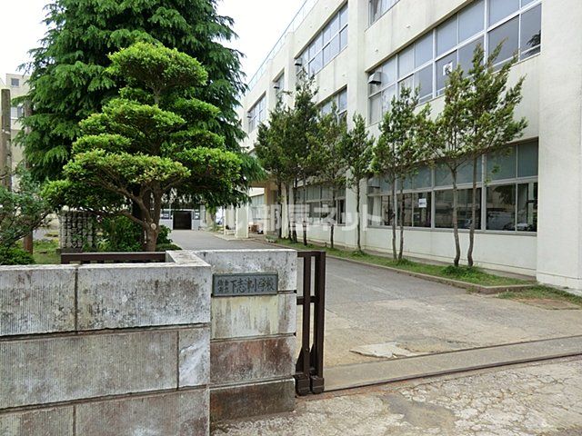 近くの佐倉市立下志津小学校まで2,202m（徒歩28分）