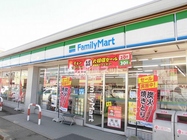 近くのコンビニまで173m（徒歩3分）