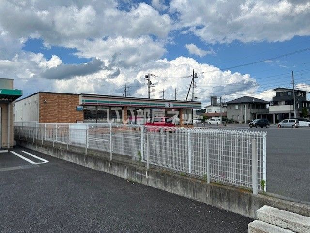 近くのコンビニまで1,573m（徒歩20分）