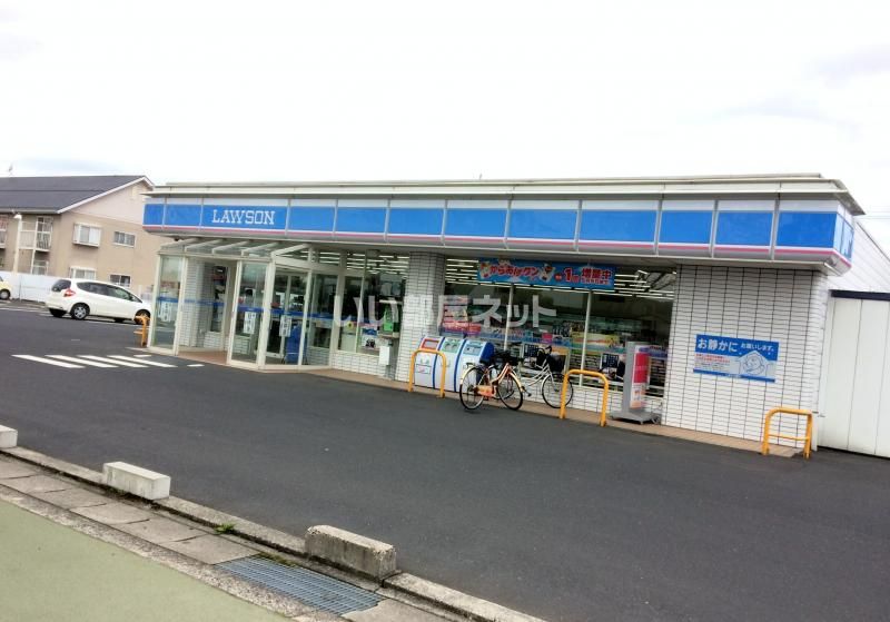 近くのコンビニまで340m（徒歩5分）