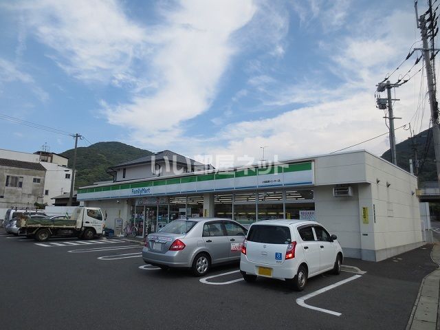 近くのコンビニまで1,009m（徒歩13分）