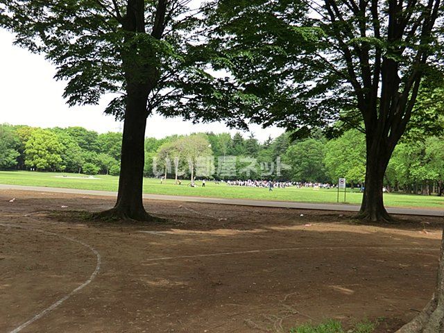 近くの公園まで2,040m（徒歩26分）