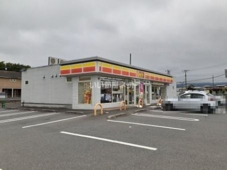 近くのコンビニまで1,742m（徒歩22分）