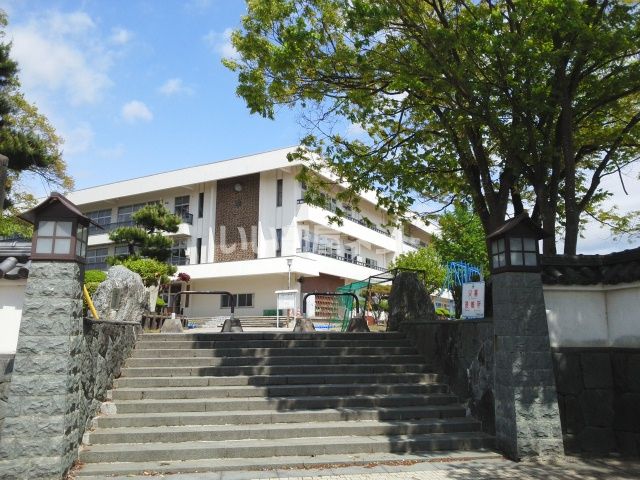近くの東根市立東根小学校まで116m(徒歩2分)
