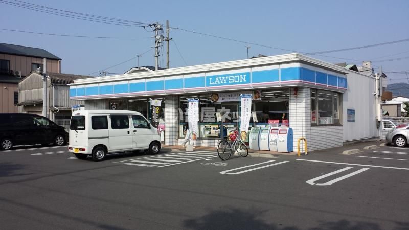 近くのコンビニまで1,048m（徒歩14分）