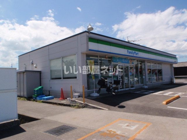 近くのコンビニまで183m（徒歩3分）