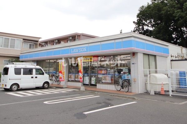 近くのコンビニまで860m（徒歩11分）