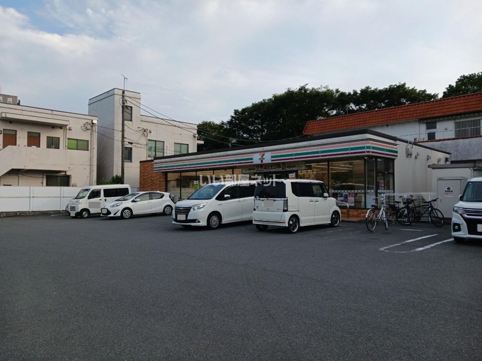 近くのセブンイレブン 富士市永田町店まで242m（徒歩4分）