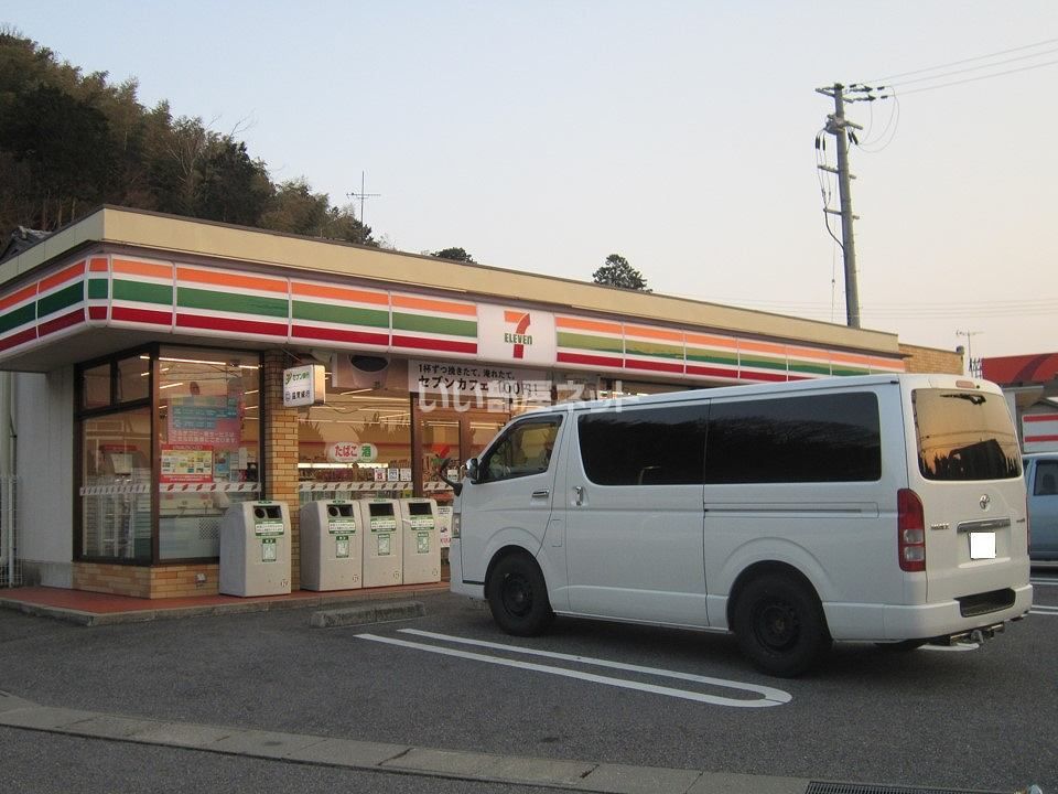 近くのセブンイレブン 近江八幡千僧供町店まで5m(徒歩1分)