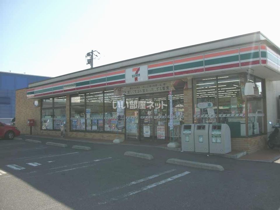 近くのコンビニまで1,155m（徒歩15分）