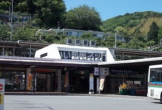 近くの施設まで925m（徒歩12分）