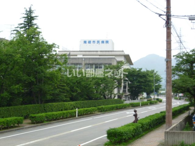 近くの病院まで861m（徒歩11分）