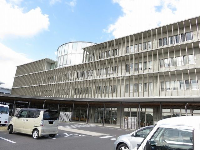 近くの国東市役所まで822m（徒歩11分）