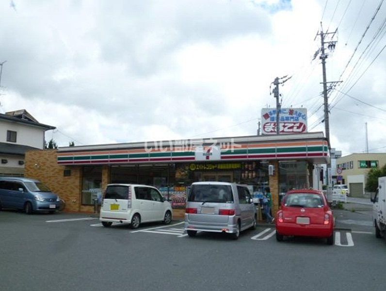 近くのコンビニまで375m（徒歩5分）