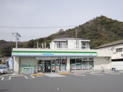 近くのコンビニまで445m（徒歩6分）