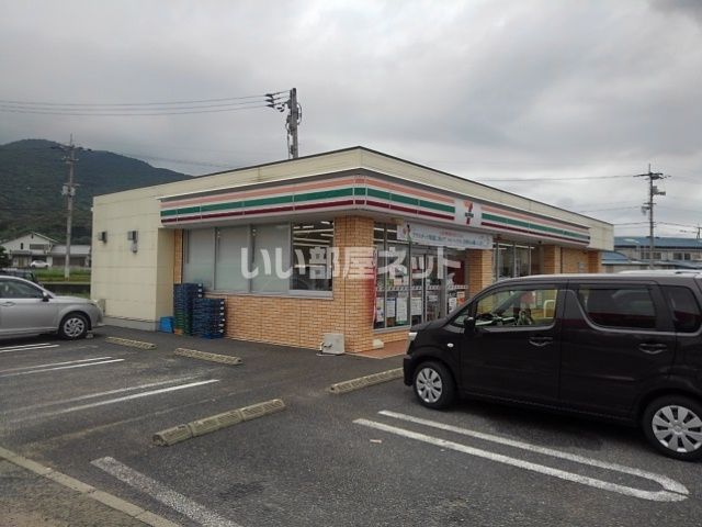 近くのセブンイレブン 三豊豊中町店まで2,325m（徒歩30分）